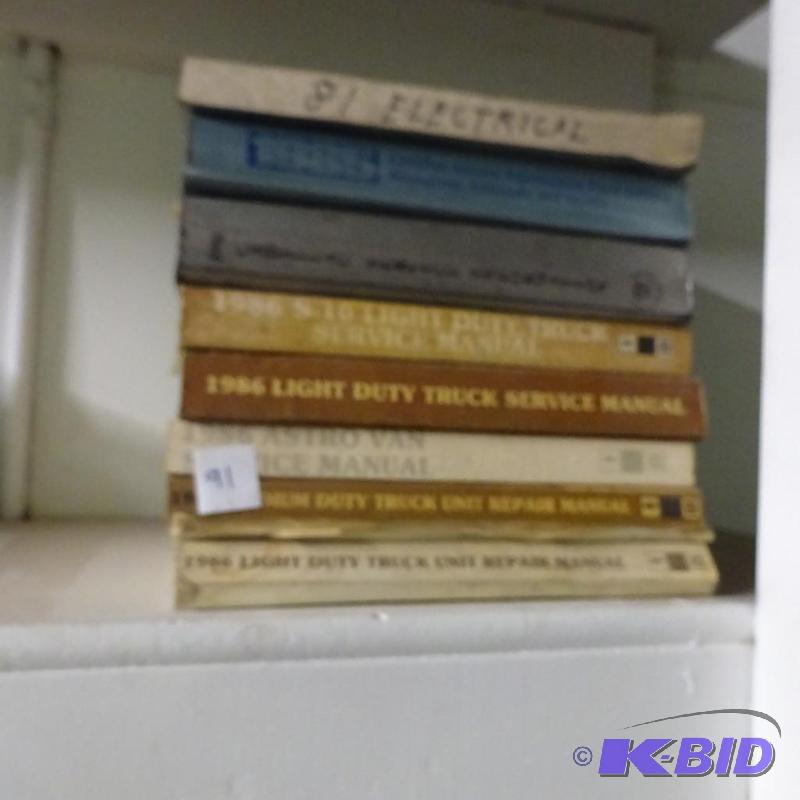 lot 91 image: Vintage Misc GM Repair Manuals...