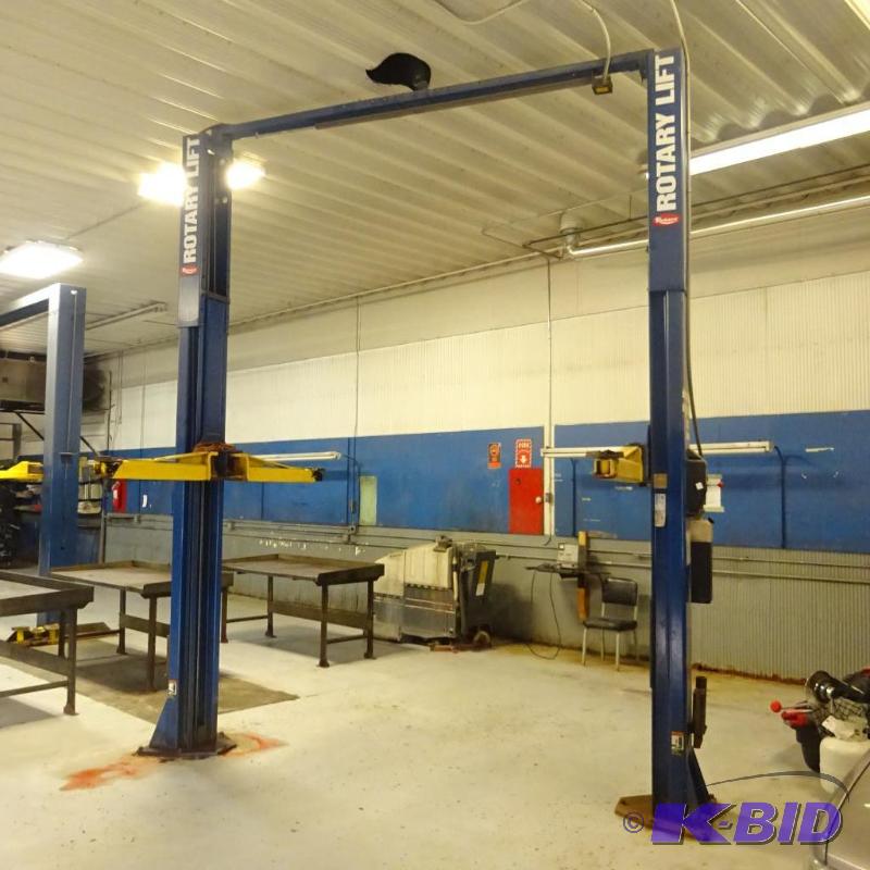 lot 1 image: Rotary Auto Lift 12,000 lb. Model SP012N310 1...