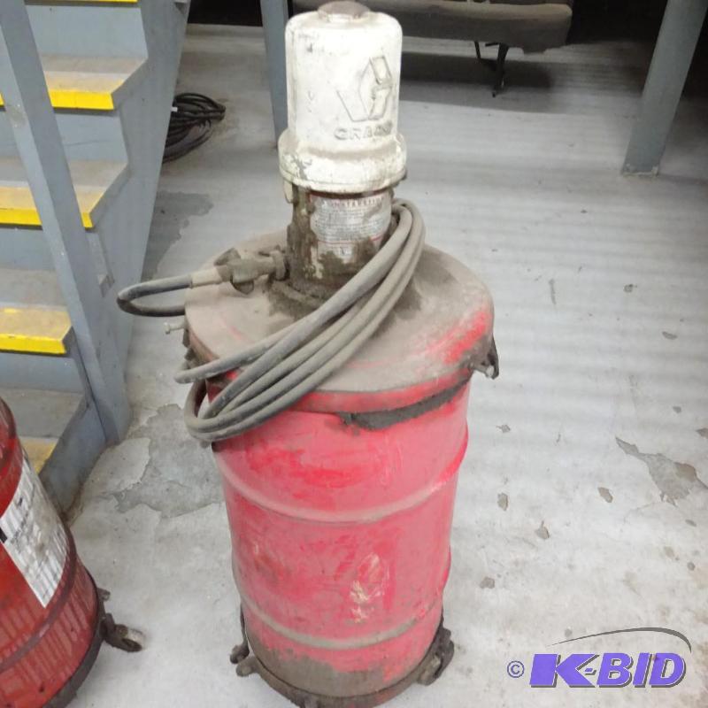 lot 66 image: Graco High Volumn Air Grease Pump 30 gal. Mod...