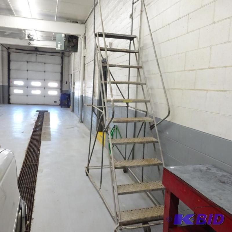 lot 73 image: 10 Rolling Stairs, Steel Louiville...