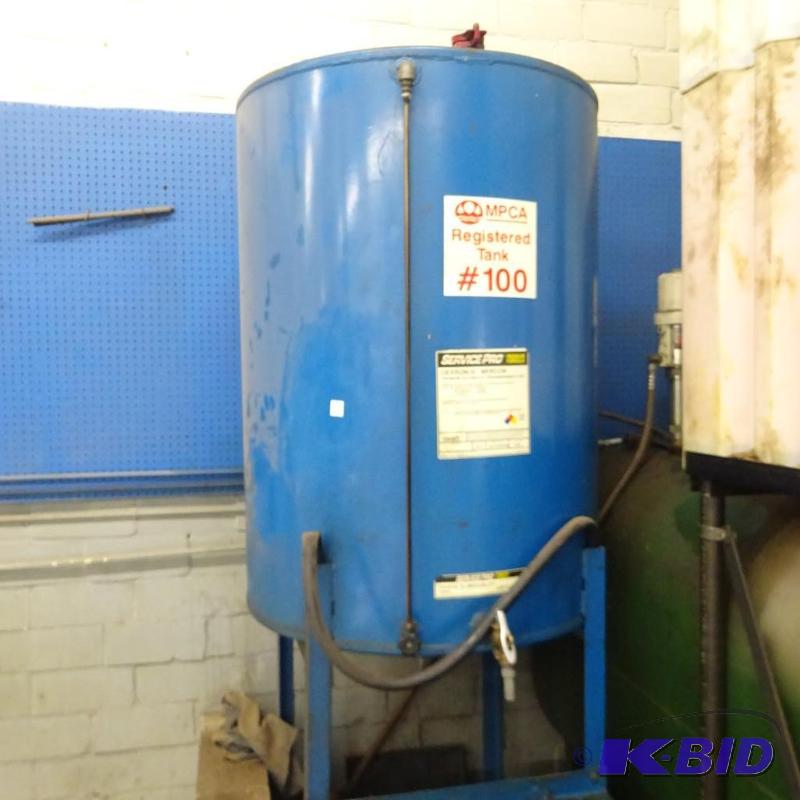 lot 78 image: Approx 110 gal. Oiul Barrel on Stand. No Cont...