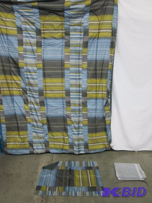 Alcove Columns Twin Comforter Set