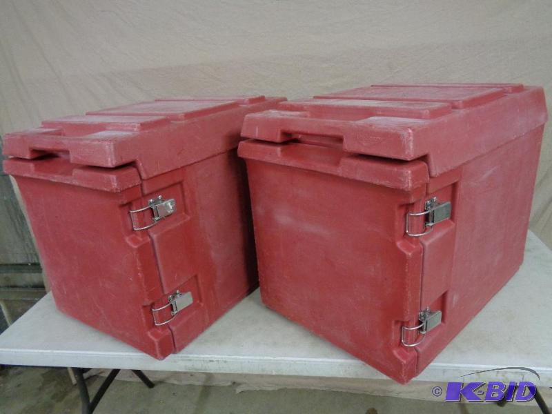 lot 22 image: Qty 2 Vollrath Insulated Catering Boxes