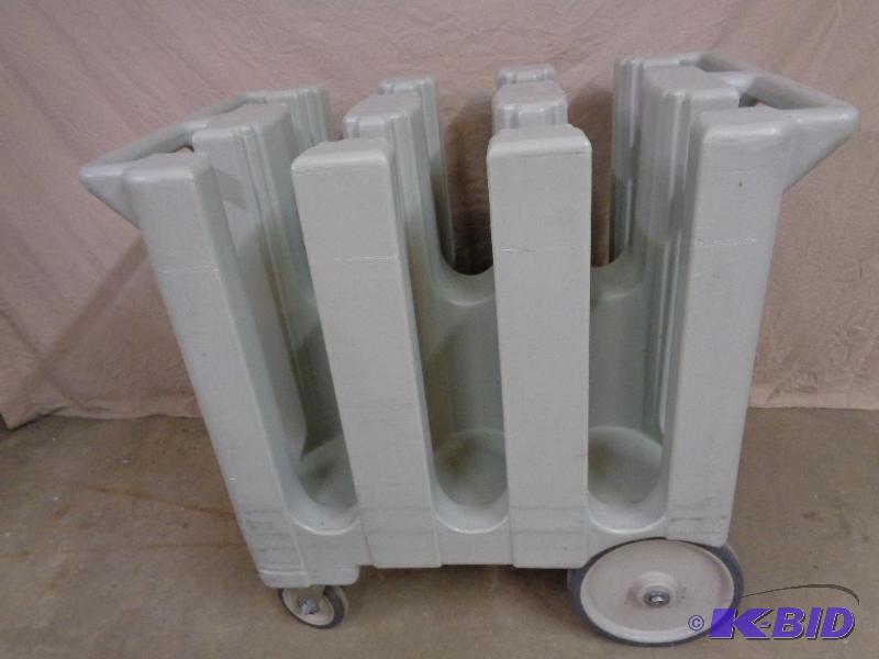 lot 26 image: Cambro DC700 Dish Cart