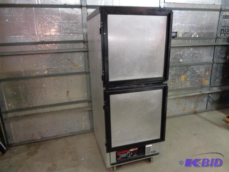 lot 6 image: Metro HM2000 Heated Cabinet on Wheels