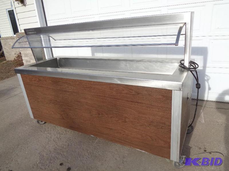 lot 7 image: Refrigerated Salad Bar