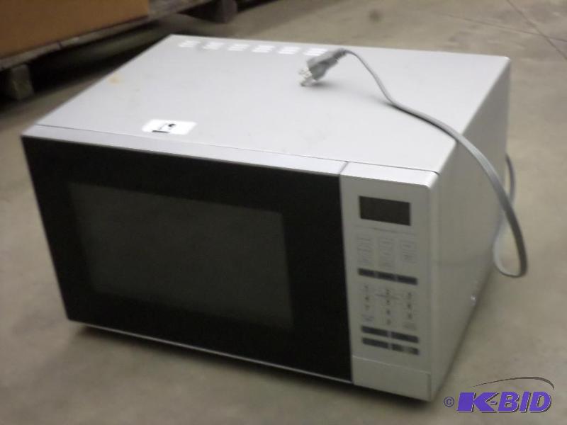 lot 19 image: 120Volt Microwave Oven, Works...
