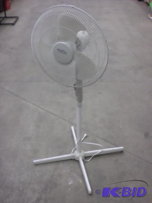 lot 31 image: Atlantic Breeze Floor Fan...