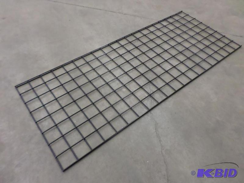 lot 40 image: (8) 24&quotx60" Wire Grates, Only (1) I...