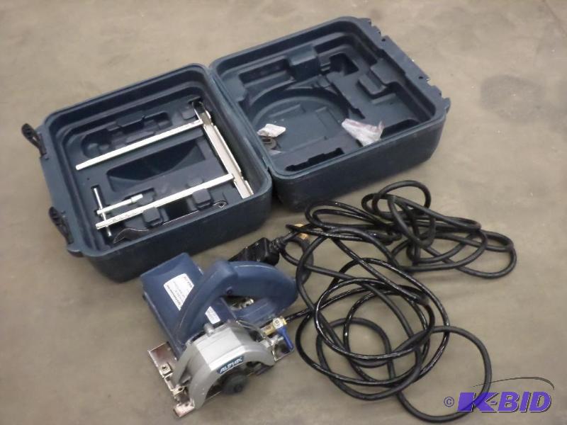 lot 59 image: Alpha AWS-110 Stone Cutting Circular Saw, Wor...