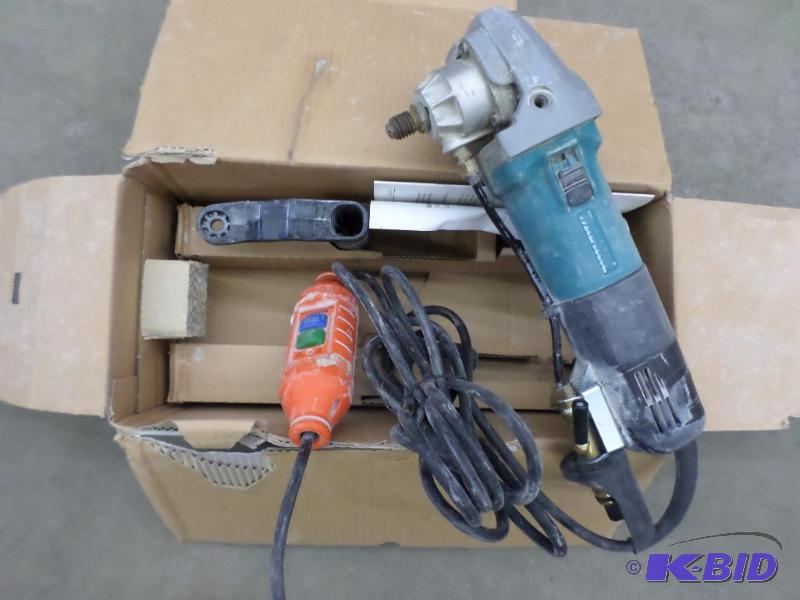 lot 65 image: Makita PW50001C Stone Polisher Tool...