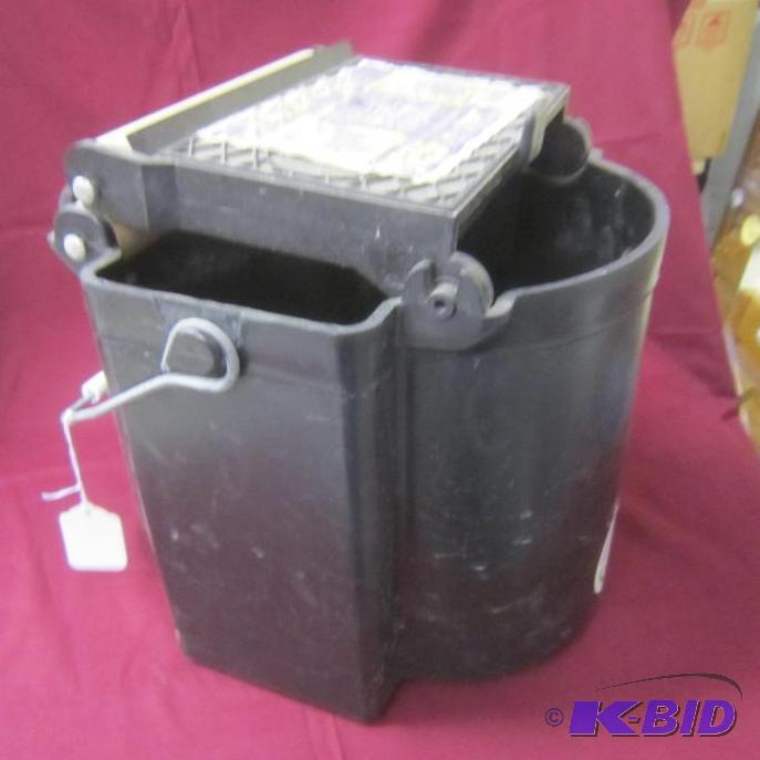Black Mop Bucket Pal with Ringer