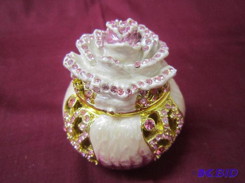 NEW  Jeweled Hinged Box Rose
