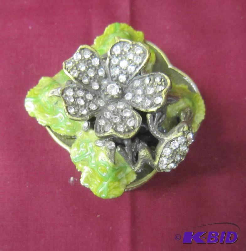 NEW  Frog Jeweled Hinged Dresser Box