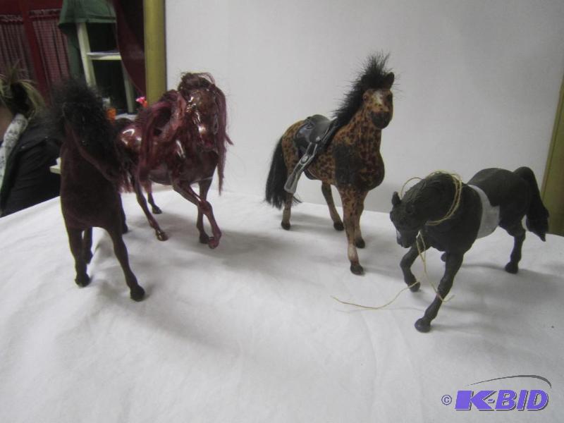 BOX LOT Horses