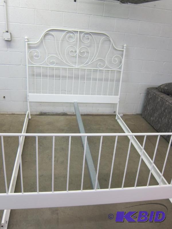 Ornate Metal Bed Frame (white)