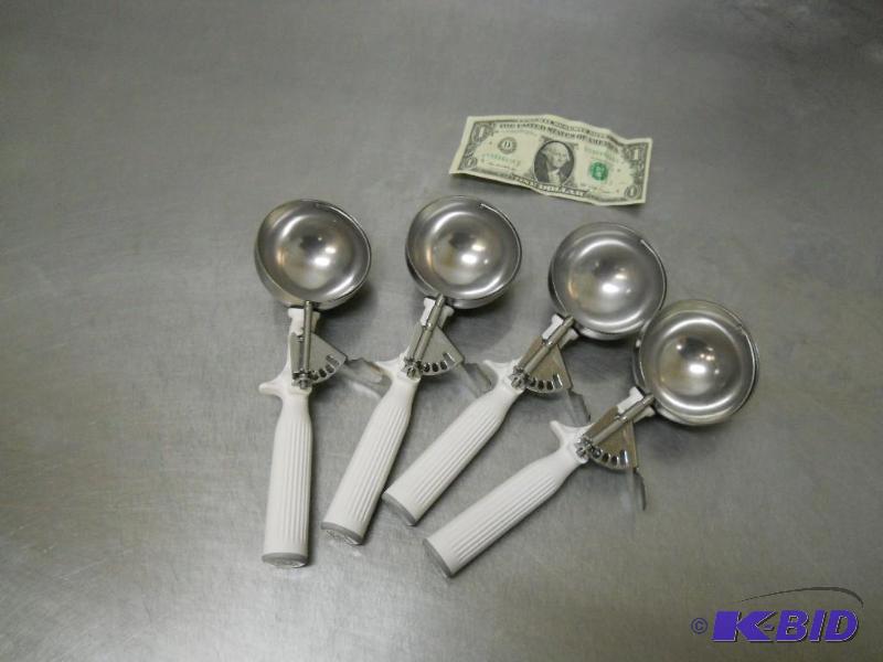 4 Vollrath #6 Ice Cream Scoops