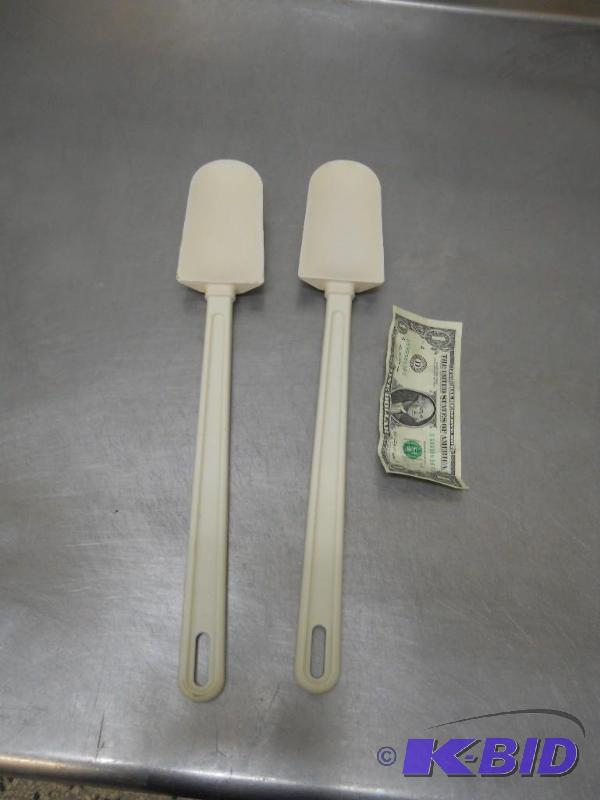2 Traex Spatulas