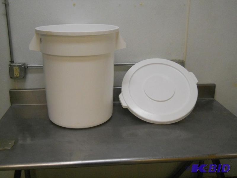 20 Gallon NSF Continental Huskee Container with Lid. Clean.