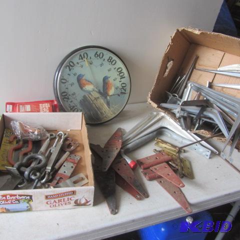 lot 122 image: Brackets, Hinges, Lock