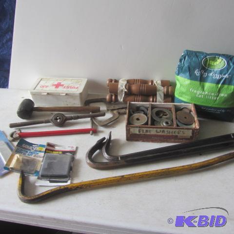 lot 125 image: Crow Bar, Vise Grip, Tools