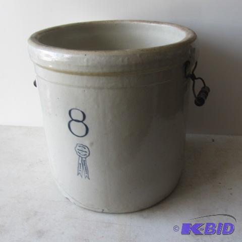 lot 139 image: Buckeye 8 Crock
