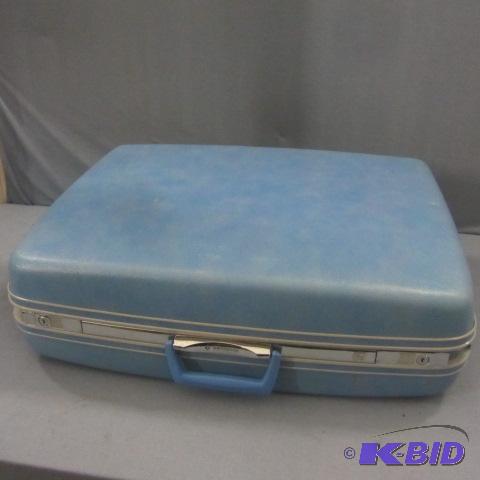 lot 179 image: Samsonite Suitcase