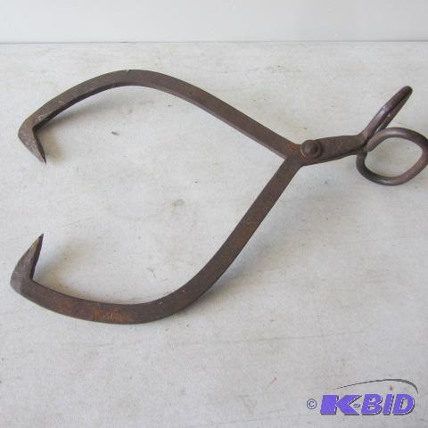 lot 18 image: Vintage Ice Tongs
