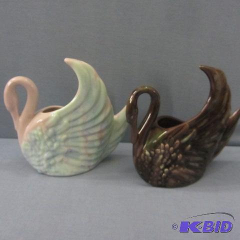 lot 27 image: Royal Haeger Swans