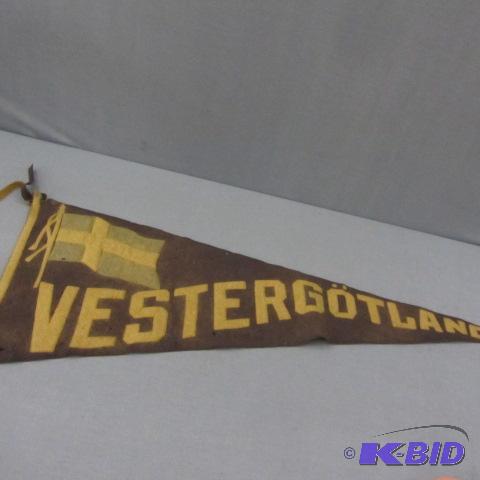 lot 44 image: Vintage Swedish Pennant