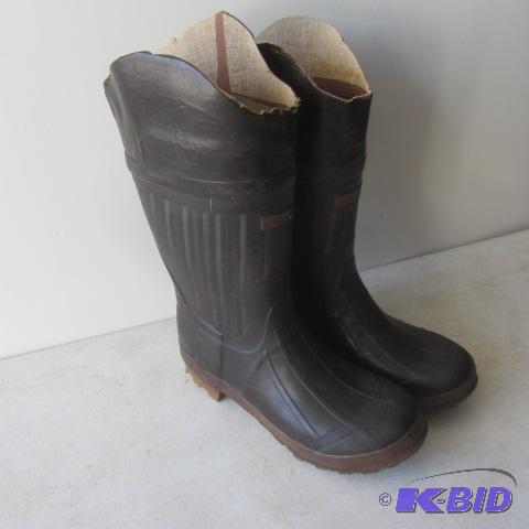 lot 67 image: Insulated Rubber Boots