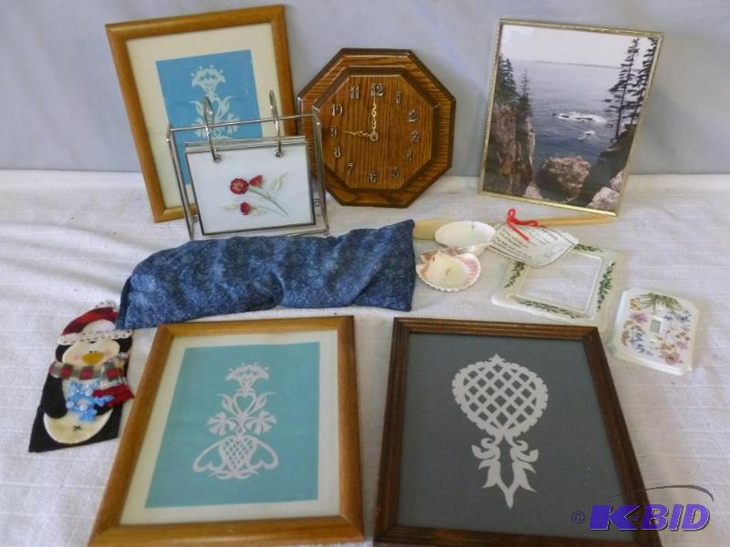lot 113 image: Lot of pictures and decorative items. ...