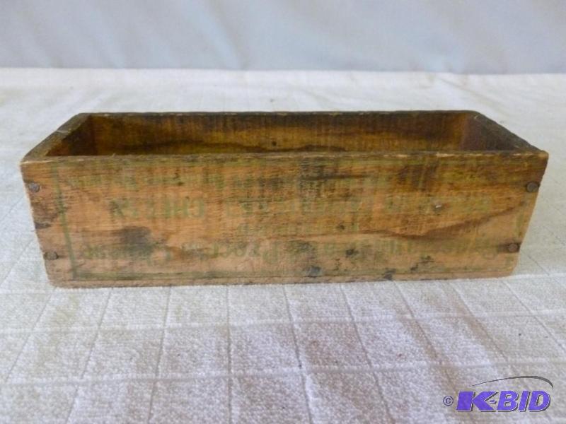 lot 132 image: Vintage Grassland Brand wooden cheese box tha...