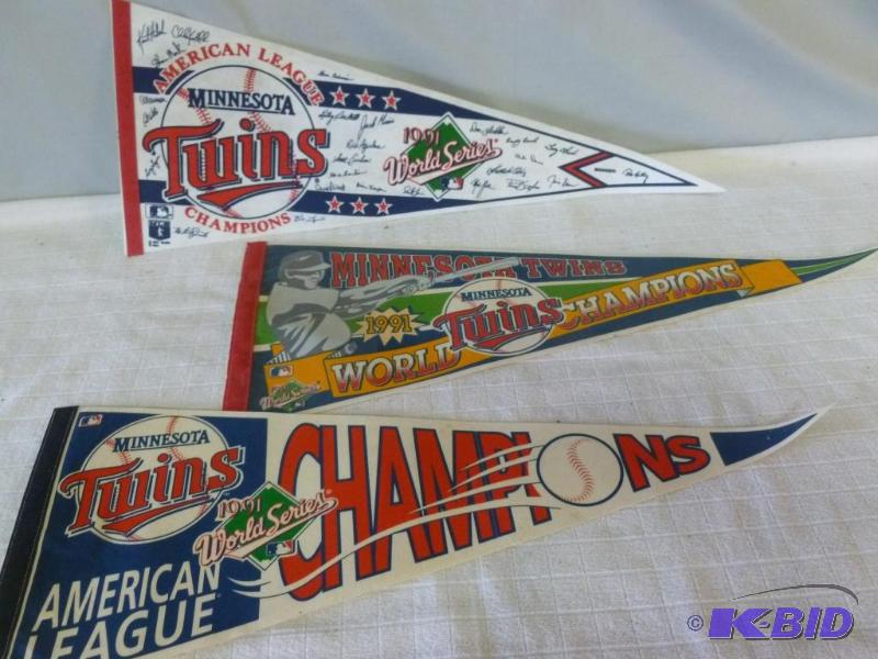lot 150 image: Lot of three collectible 1991 Minnesota Twins...