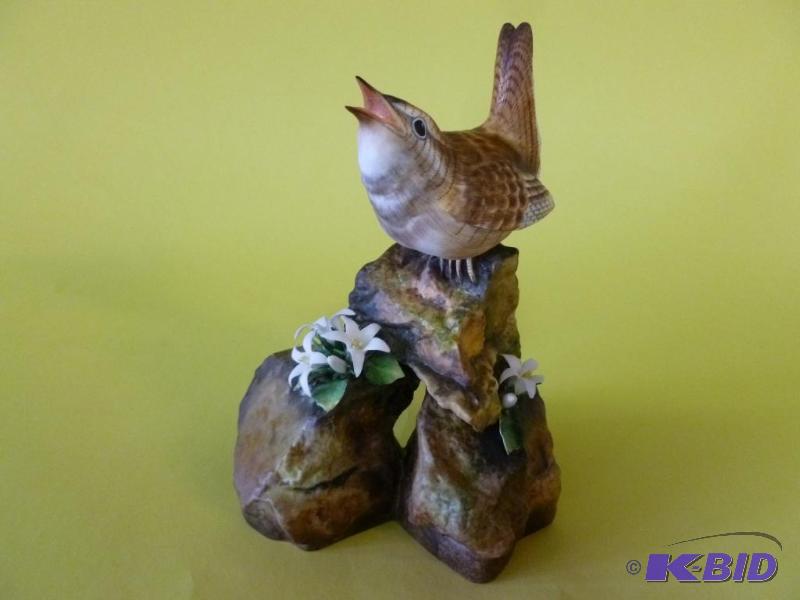 lot 81 image: Beautiful Boehm porcelain bird figurine that ...