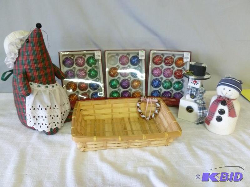 lot 94 image: This lot consists of three boxes of decorativ...