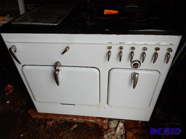 VINTAGE CHAMBERS, GAS STOVE