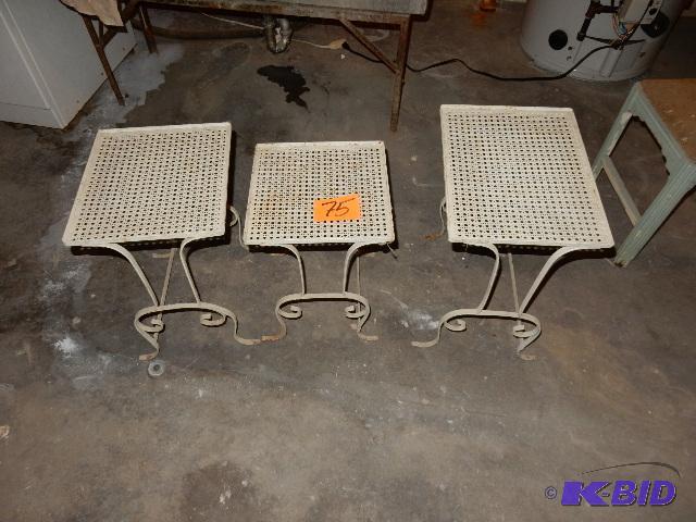 3 Metal nesting side tables