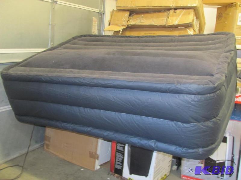 If you need quick bedding options at home, in...