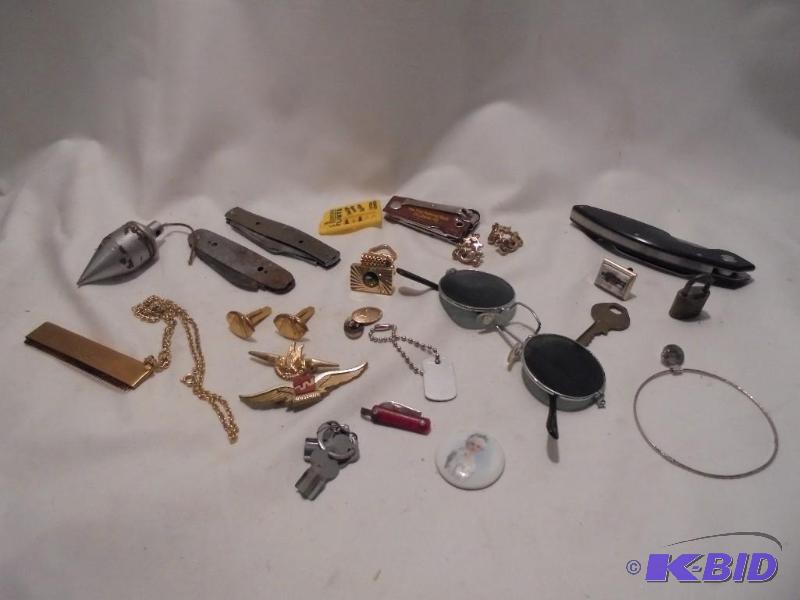 lot 106 image: Miscellaneous&nbsplot of flea market smalls&...