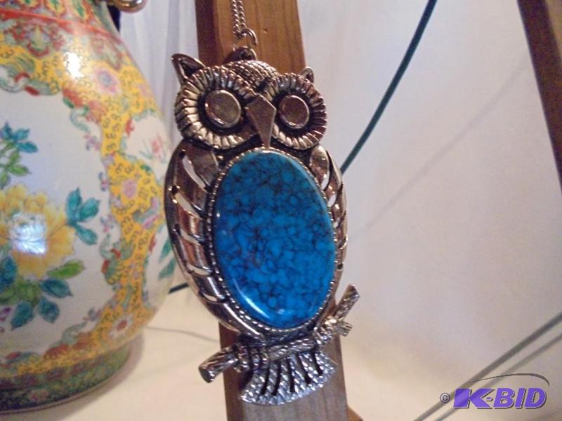 lot 39 image: Large vintage 3.5 inch owl necklace and penda...