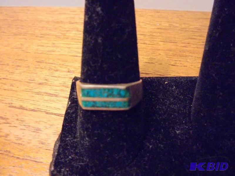 lot 4 image: Vintage Sterling Silver Old Pawn turquoise ri...