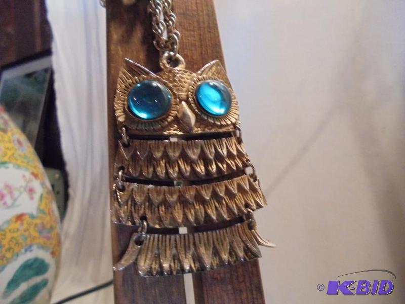 lot 40 image: Large vintage 3.5 inch owl necklace and penda...