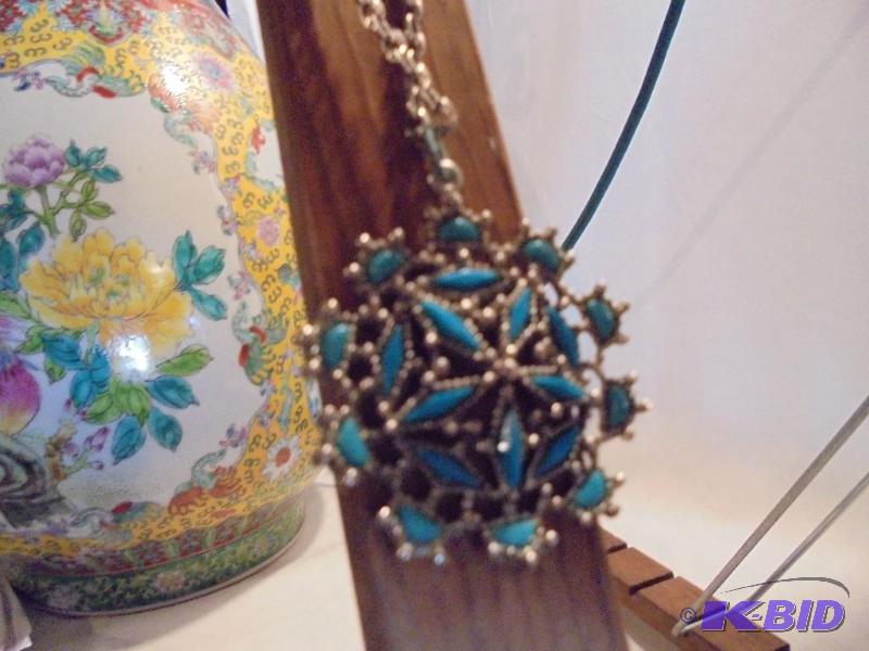 lot 42 image: Large&nbspvintage pendant necklace....
