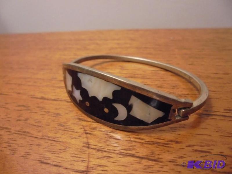 lot 7 image: Vintage&nbspTaxco Mexican&nbspSterling Silv...
