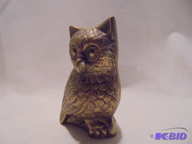 lot 77 image: 4 inch vintage solid Brass owl paper weight. ...