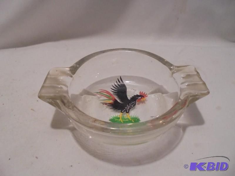 lot 92 image: Vintage and hand painted Art Decor ash tray. ...