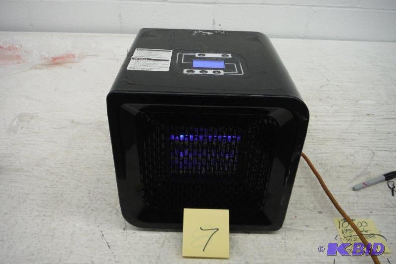 lot 7 image: Redcore - R1 Infrared Room Heater - Black