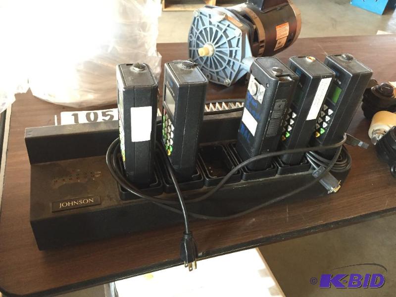 lot 105 image: Charging station with 5 ItronReadOne Pro unit...