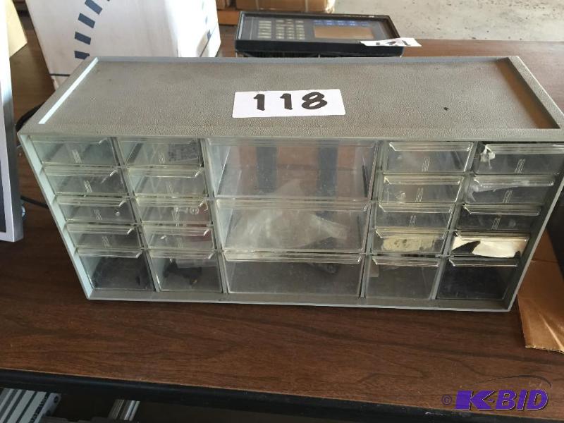lot 118 image: Small plastic parts rack....